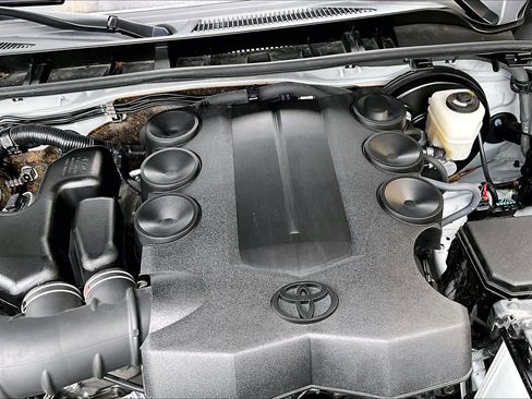Certified 2024 Toyota 4Runner SR5 RWD image 32