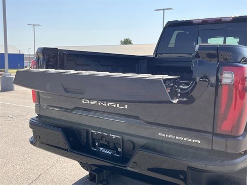 Used 2024 GMC Sierra 3500 Denali Ultimate image 10