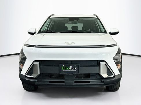 Used 2025 Hyundai Kona SEL AWD/4WD image 2
