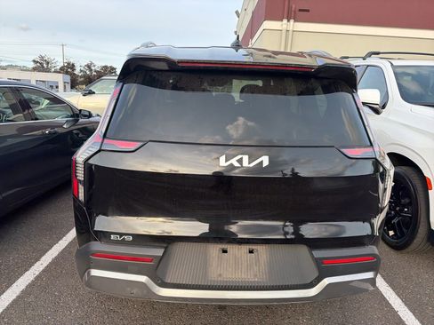 Used 2024 Kia EV9 Wind AWD/4WD image 5