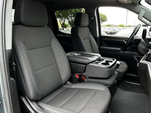 Used 2025 Chevrolet Silverado 1500 LT RWD image 29