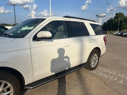 Used 2021 Ford Expedition XLT AWD/4WD image 3