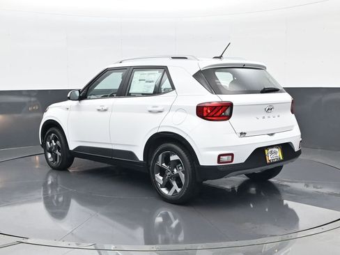 New 2026 Hyundai Venue SEL FWD image 7