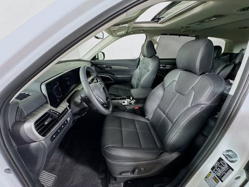 Used 2025 Kia Telluride EX w/ EX Captain's Chair Package AWD/4WD image 22