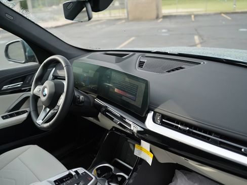 New 2026 BMW X1 xDrive28i w/ Technology Package AWD/4WD image 15