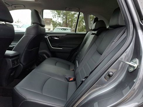 Used 2023 Toyota RAV4 XLE Premium image 10