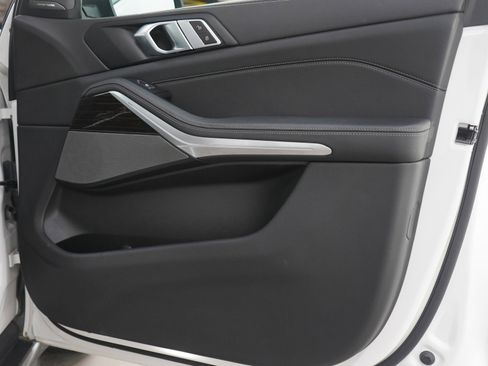 Used 2024 BMW X5 xDrive40i image 9