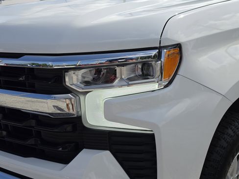 Used 2025 Chevrolet Silverado 1500 LT RWD image 37