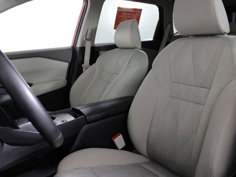 Certified 2025 Nissan Rogue SV image 20