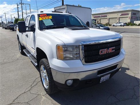 Used 2011 GMC Sierra 2500 SLE w/ SLE Preferred Package image 3