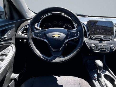 Used 2024 Chevrolet Malibu LS FWD image 3