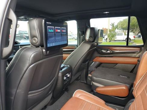 Used 2023 GMC Yukon Denali Ultimate image 9