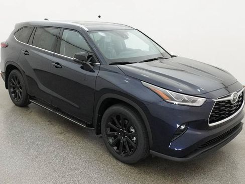 New 2026 Toyota Highlander Limited AWD/4WD image 16