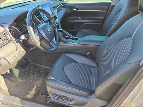 Used 2022 Toyota Camry SE image 14