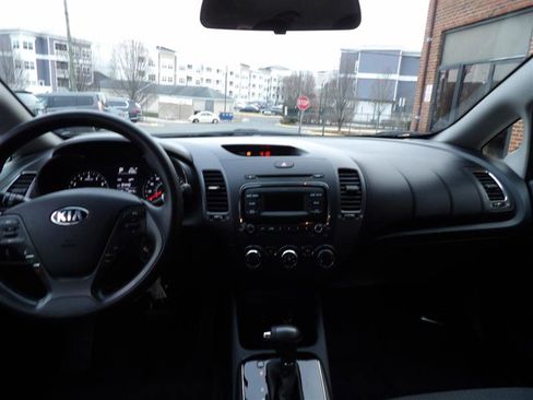 Used 2017 Kia Forte LX image 20