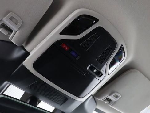 Used 2025 Subaru Legacy Premium image 31