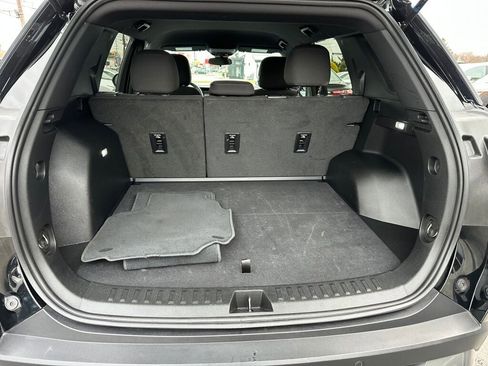 Used 2025 GMC Terrain Elevation image 31