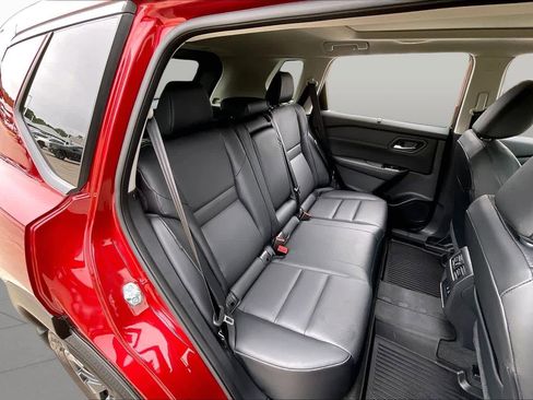 Used 2024 Nissan Rogue SV w/ SV Premium Package FWD image 19
