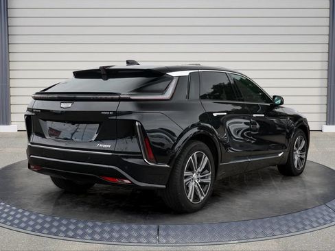 Used 2024 Cadillac Lyriq Luxury RWD image 7