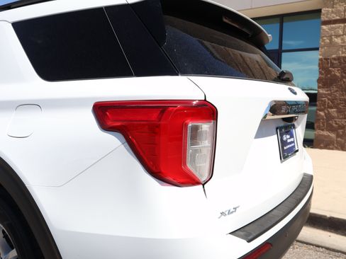 Certified 2023 Ford Explorer XLT AWD/4WD image 18