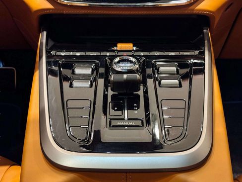 New 2026 Aston Martin DBX 707 image 33