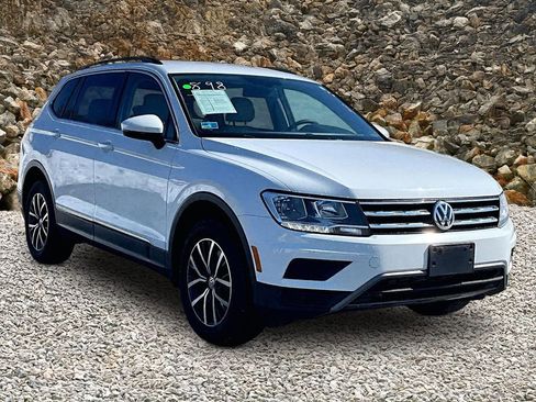 Used 2020 Volkswagen Tiguan SE image 10