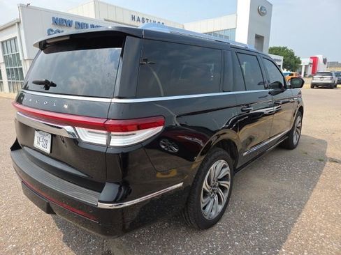 Used 2022 Lincoln Navigator L Reserve image 10