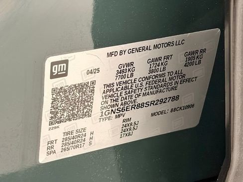 Certified 2025 Chevrolet Suburban RST w/ RST Capability Package AWD/4WD image 25