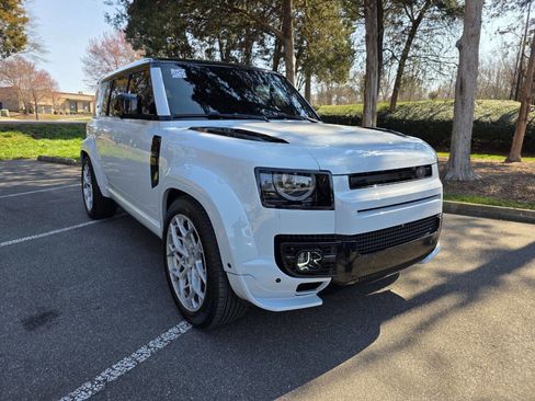 Used 2024 Land Rover Defender 110 V8 image 10