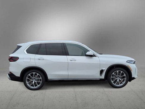 Used 2026 BMW X5 xDrive40i w/ Premium Package AWD/4WD image 9