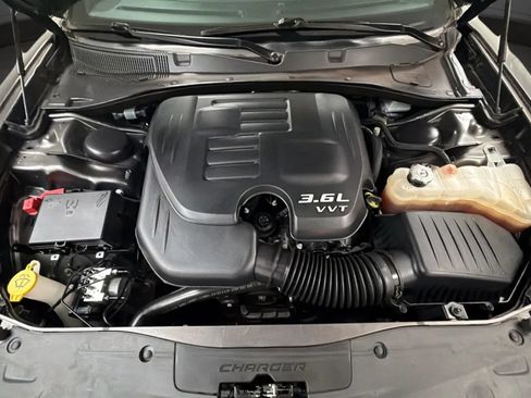 Used 2022 Dodge Charger SXT RWD image 22