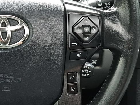 Used 2019 Toyota Sequoia SR5 AWD/4WD image 26