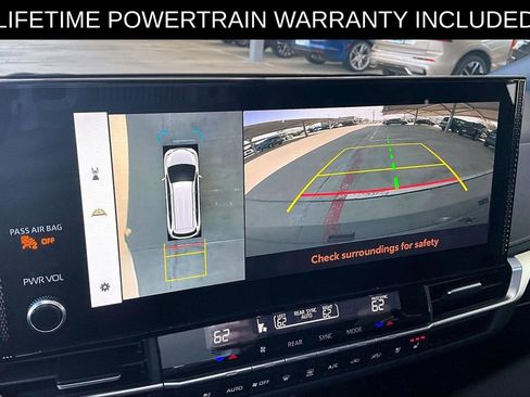 Used 2025 Toyota Sienna Platinum image 22