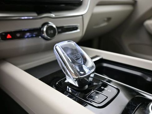 New 2026 Volvo XC60 T8 Ultra w/ Protection Package Premier AWD/4WD image 12
