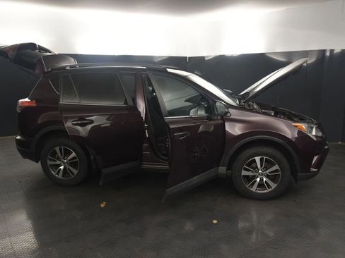 Used 2018 Toyota RAV4 XLE image 35