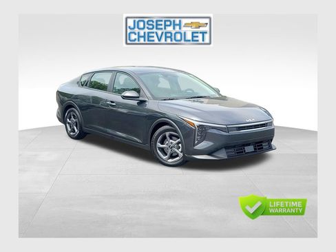 Used 2025 Kia K4 FWD image 1