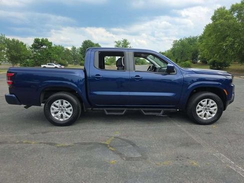 Used 2022 Nissan Frontier SV AWD/4WD image 1