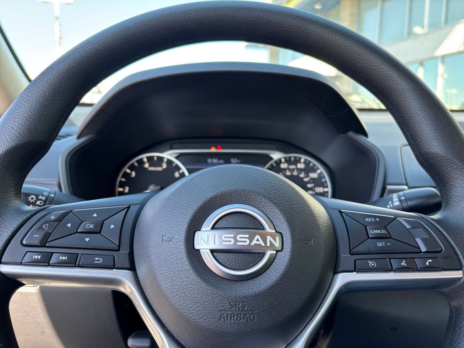 Used 2025 Nissan Altima 2.5 SV FWD image 28