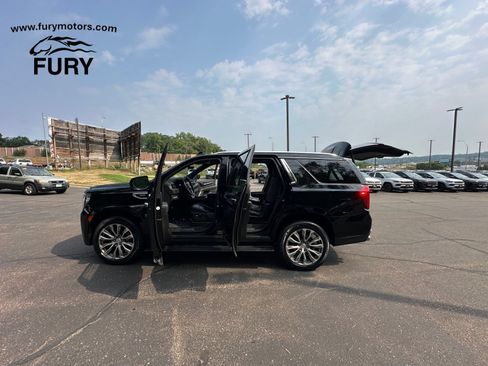 Used 2021 GMC Yukon Denali w/ Denali Premium Package AWD/4WD image 48