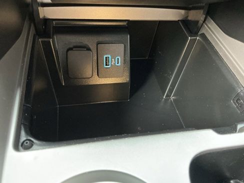 Used 2021 Ford Explorer 2WD image 41