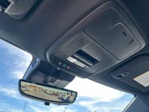 New 2026 Chevrolet Traverse Z71 w/ Enhanced Driving Package AWD/4WD image 13