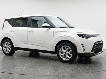 Used 2025 Kia Soul LX w/ LX Technology Package