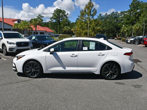 Certified 2026 Toyota Corolla SE w/ SE Package FWD image 2
