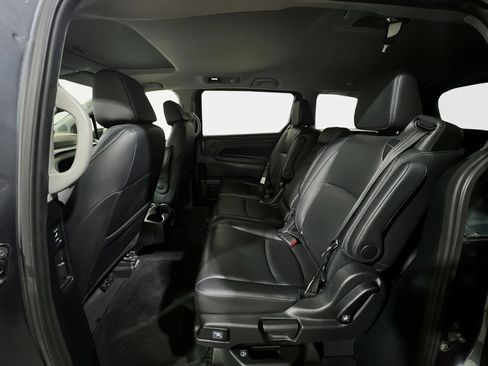 Used 2023 Honda Odyssey EX-L image 17