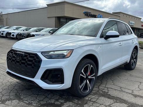 Certified 2025 Audi Q5 2.0T Premium Plus w/ Premium Plus Package image 7