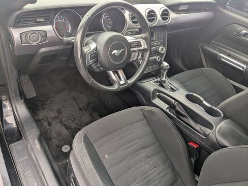 Used 2017 Ford Mustang Coupe RWD image 17