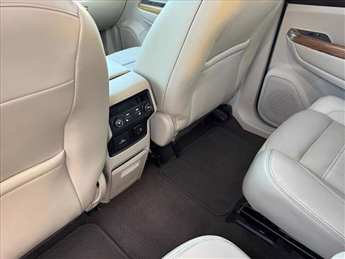 Used 2017 GMC Acadia Denali w/ Technology Package image 17