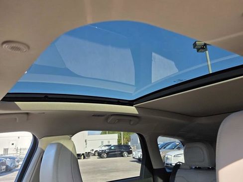 New 2026 Lincoln Corsair Premiere image 9