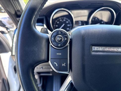 Used 2017 Land Rover Discovery SE AWD/4WD image 21