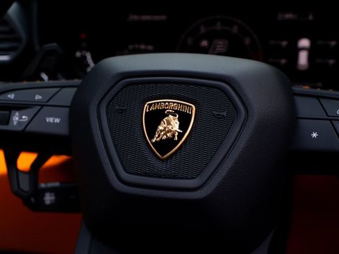 Used 2024 Lamborghini Urus S AWD/4WD image 45